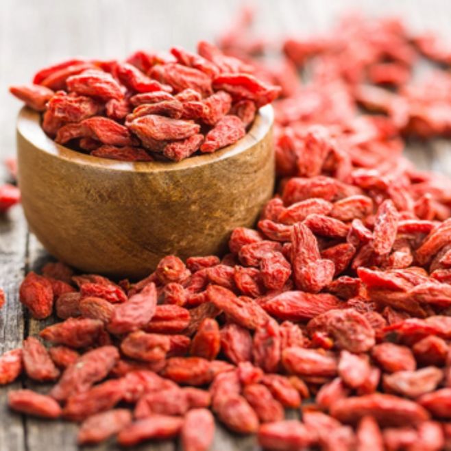 🌿 Když se člověk rozhlédne po regálech zdravé výživy, všude to dnes voní po „superpotravinách“. Chia semínka, spirulina,...