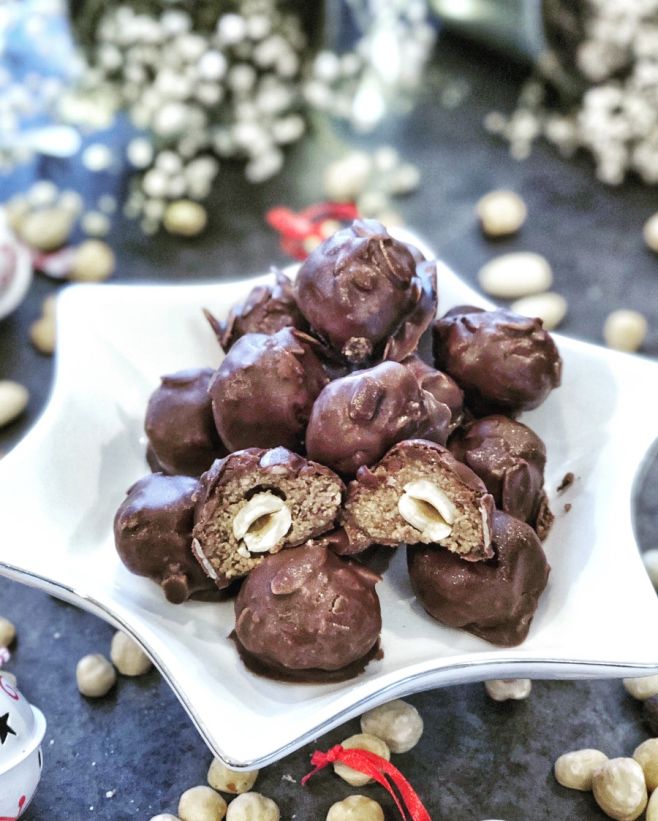 🎅🏻🎅🏻🎅🏻 𝗳𝗲𝗿𝗿𝗲𝗿𝗼 𝗿𝗼𝗰𝗵𝗲𝗿🎅🏻🎅🏻🎅🏻 🎄50g mandlové mouky 🎄50g lískooříškové mouky od 🎄1 PL kakaa 🎄2PL arašídového másla Dále: 🎄15...